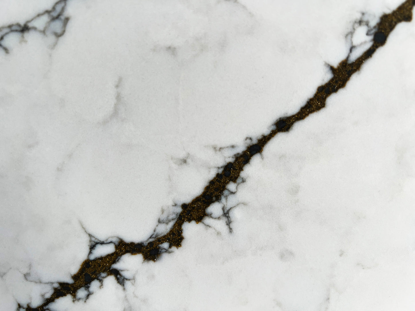 FE624 - LIGHTENING NOIR